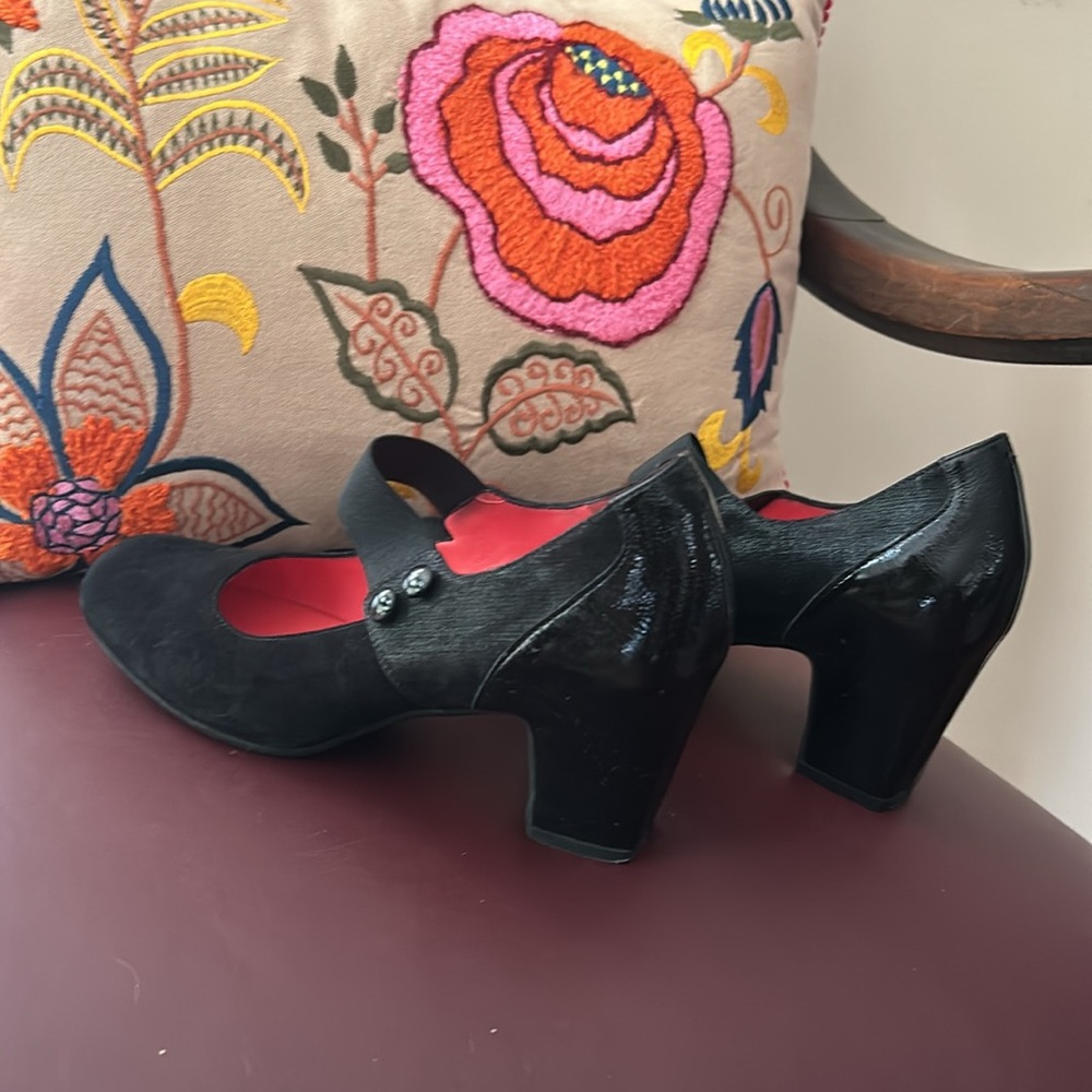 Italian made. Pos Ole Rouge black suede/leather heels. Excellent condition 39.5